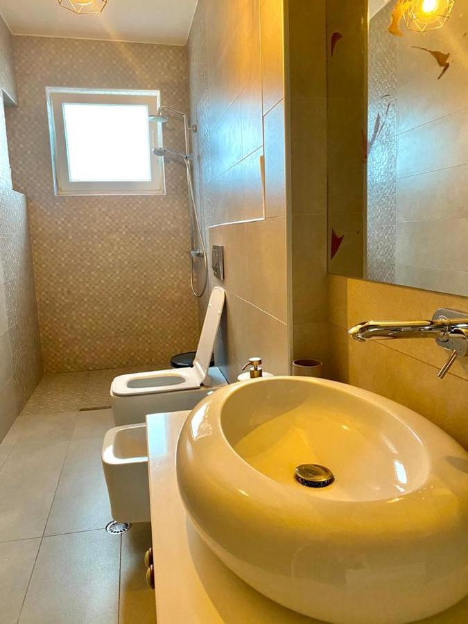Cozy Lake Front Flat Bequeme Wohnung An Der See بورغراديك المظهر الخارجي الصورة