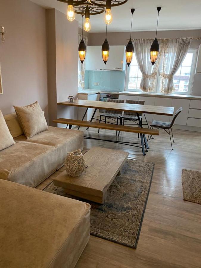 Cozy Lake Front Flat Bequeme Wohnung An Der See بورغراديك المظهر الخارجي الصورة
