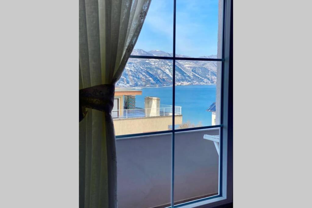 Cozy Lake Front Flat Bequeme Wohnung An Der See بورغراديك المظهر الخارجي الصورة